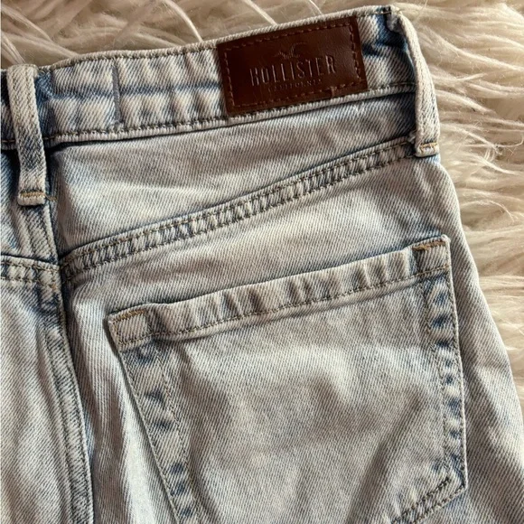 Hollister Ultra High Rise Mom Jean Distressed Cropped W25 - Picture 5 of 7